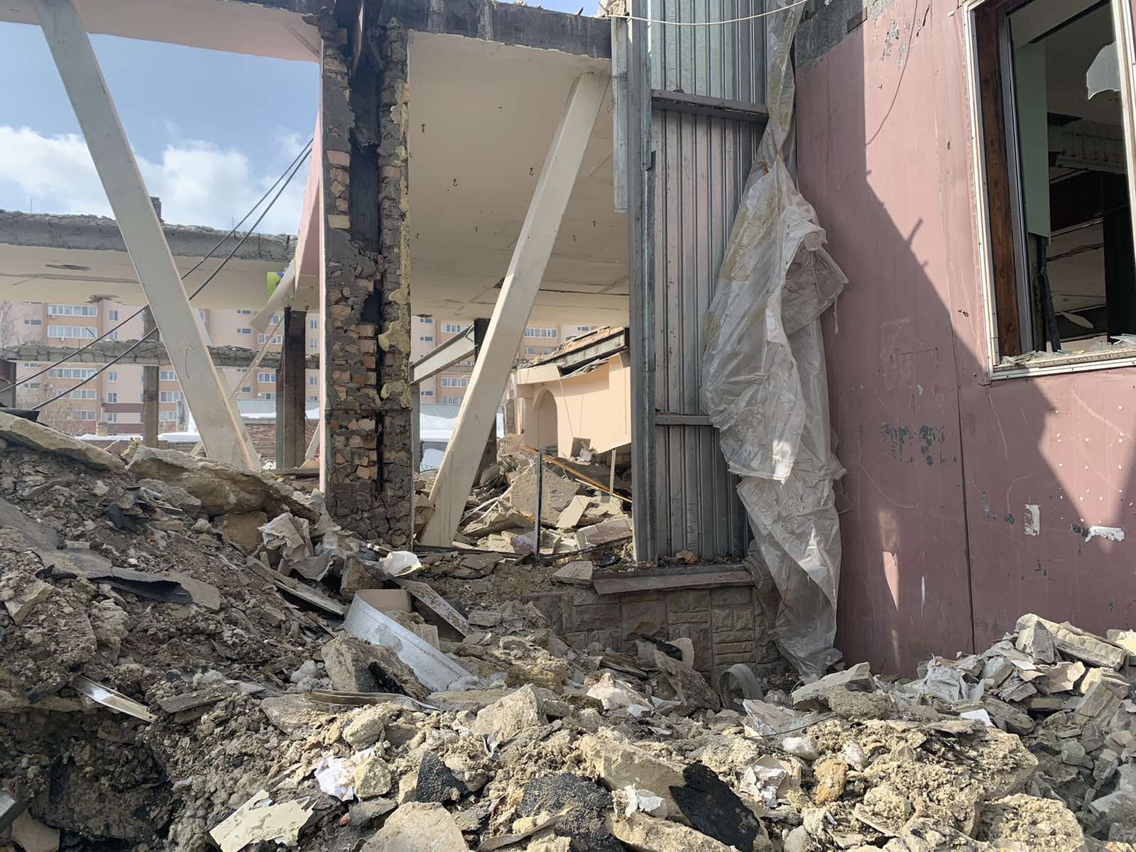 В Пензе рабочего насмерть придавило бетонной плитой