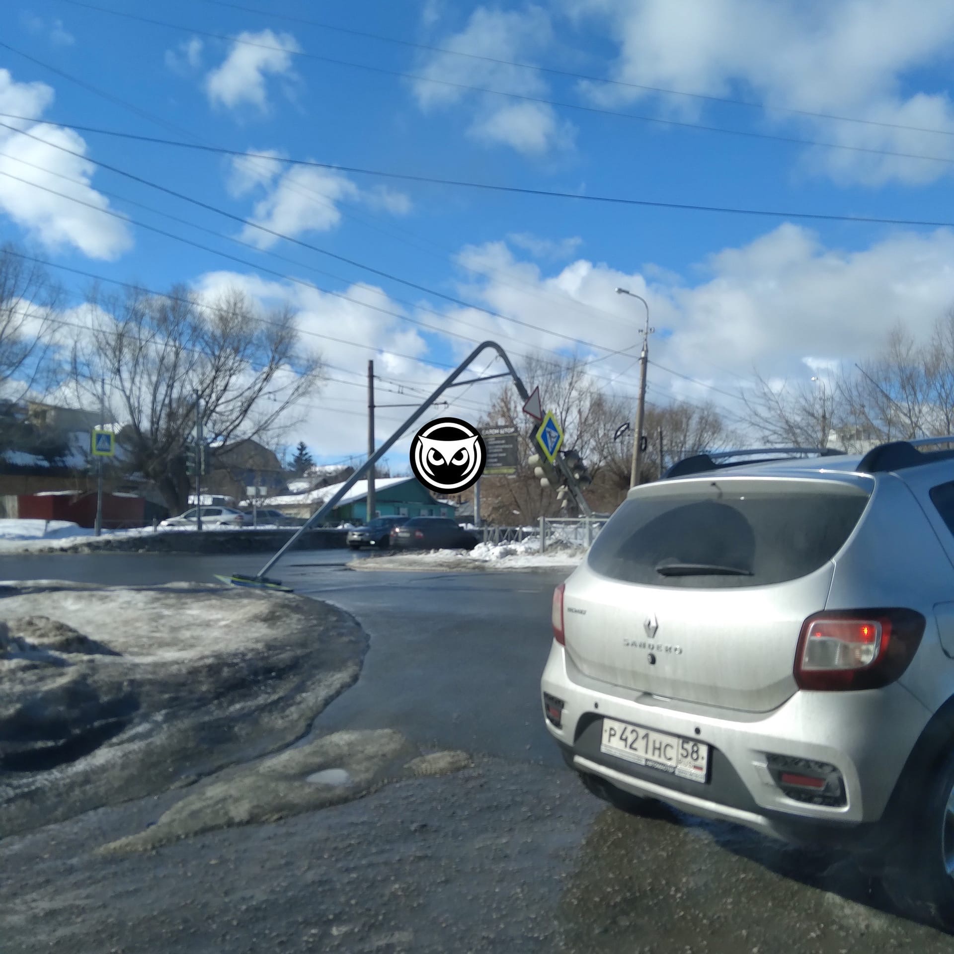 В Пензе на одном из перекрестков рухнул светофор