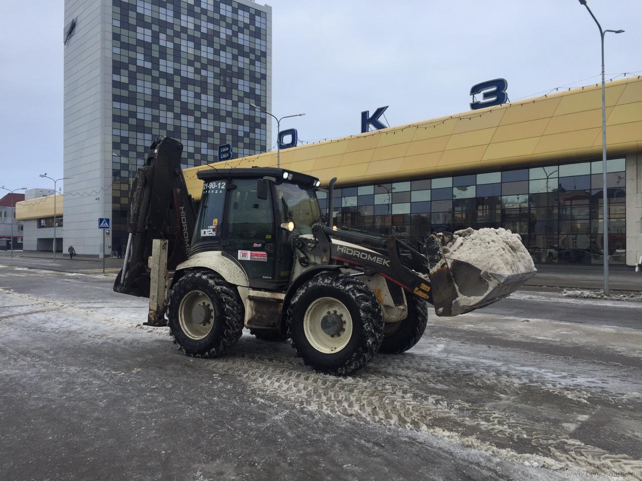 В Пензе коммунальщикам не хватает 100 единиц техники для уборки снега