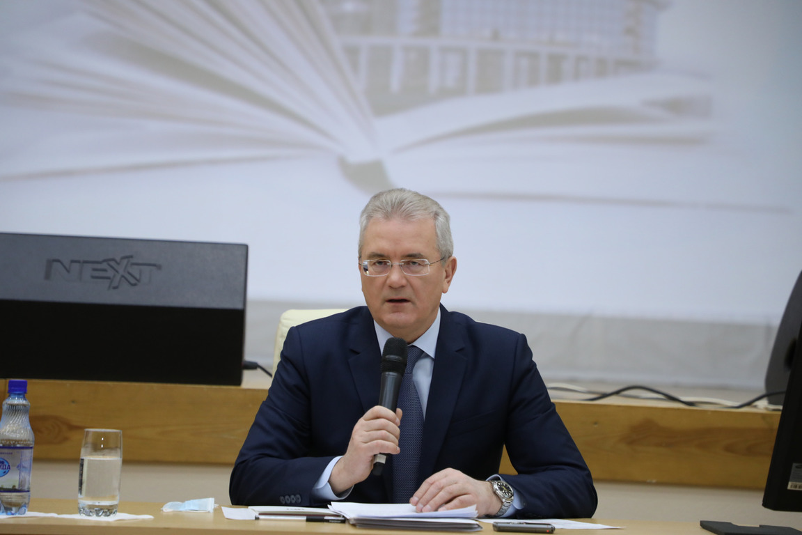 Губернатор предложил назначать главами сельских поселений людей без высшего образования