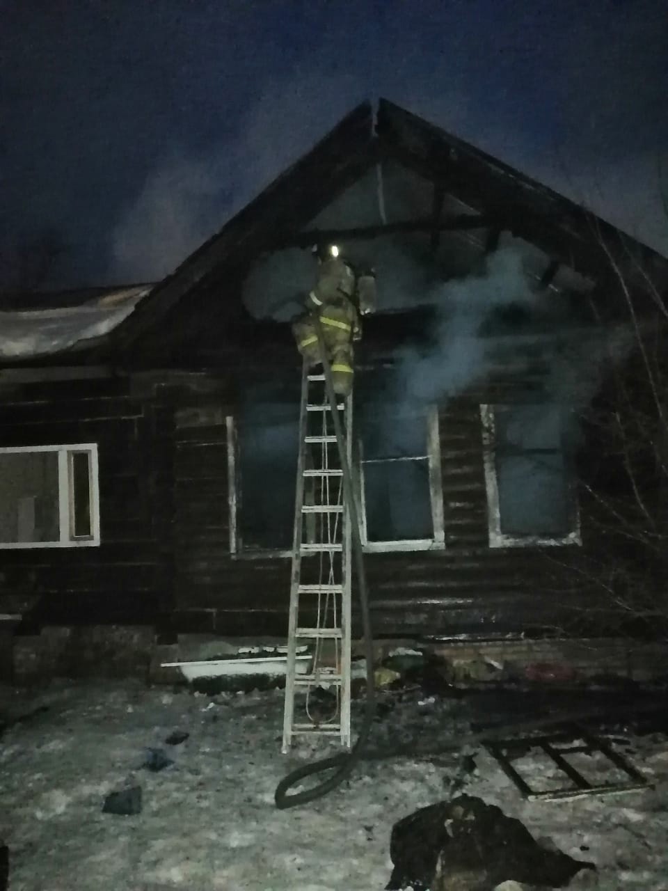 В Кузнецке 7-летняя девочка погибла в страшном пожаре