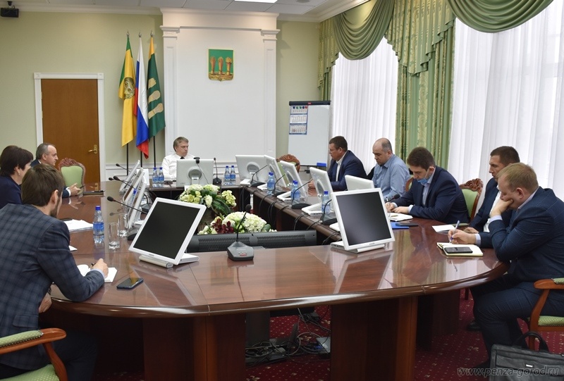 В Пензе могут увеличить число мусоровозов и изменить маршруты их движения