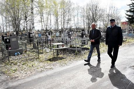 Глава города Пензы проверил ход благоустройства Восточного кладбища