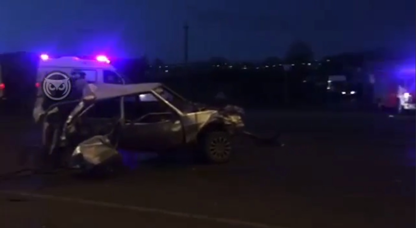 В Пензенской области в ДТП с двумя фурами на трассе М-5 пострадали два человека