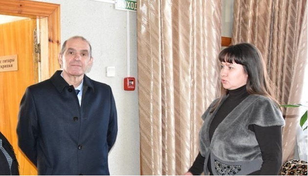 Владимир Мутовкин посетил учреждения культуры в поселке Монтажный