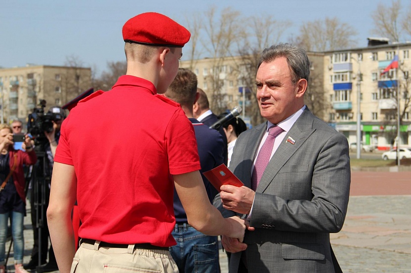 Валерий Лидин принял участие в патриотической акции "Звезда памяти"