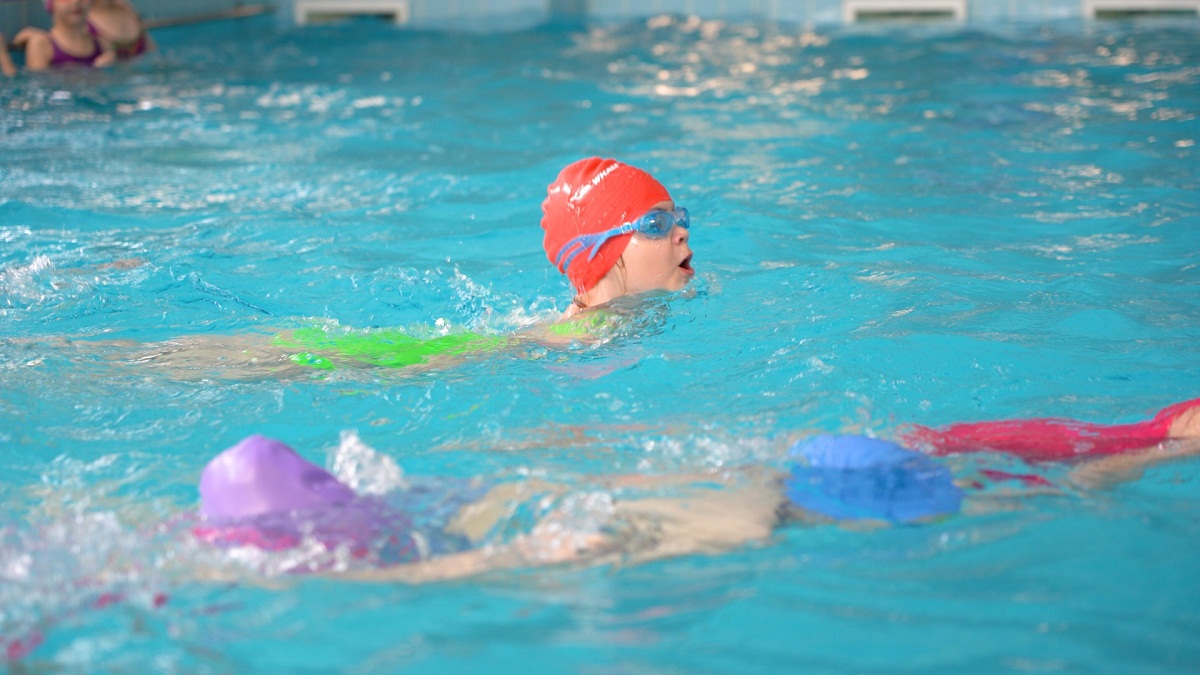 В Спутнике 6-летние пловцы поучаствовали в празднике спорта