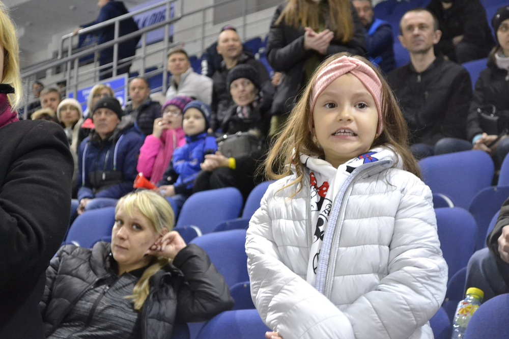 Хоккейная команда «Дионис» сыграла на нервах у своих болельщиков