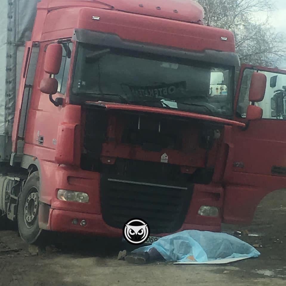 Смертельное ЧП: стало известно, кого придавило фурой на трассе М-5