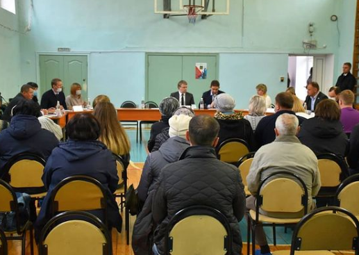 Жителям Зари пообещали отремонтировать улицу Новоселов