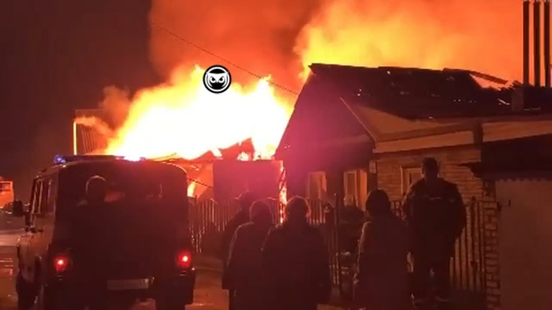 В Пензе под утро загорелось несколько домов