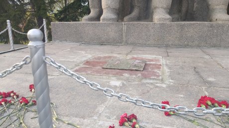 Жителям Кузнецка объяснили причину, по которой потух огонь на холме славы