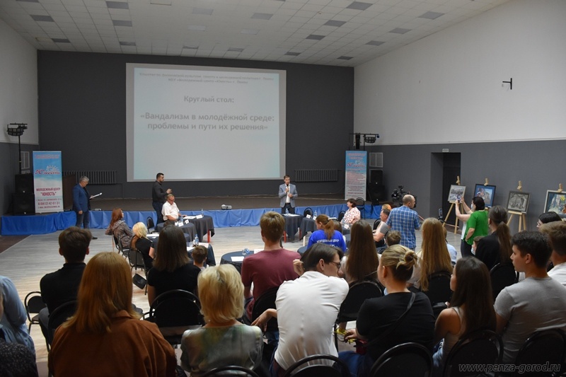 В Пензе вандалы изуродовали 10 остановочных павильонов