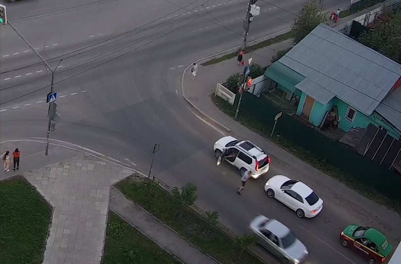 В Терновке водитель с газовым баллончиком устроил разборки