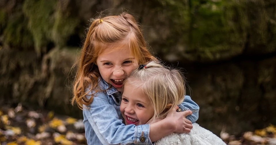 Пензенский омбудсмен помогла воссоединиться сестрам