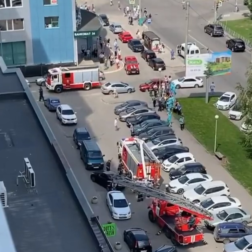 В Пензе на крышу магазина сбросили горящую сумку с патронами