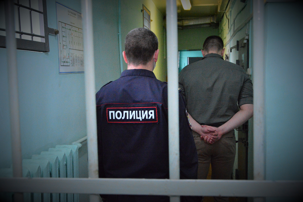 Пензенские «мастера» по ремонту окон попались на умышленной их порче