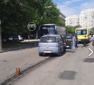 Сбитую у дворца водного спорта «Сура» девочку госпитализировали