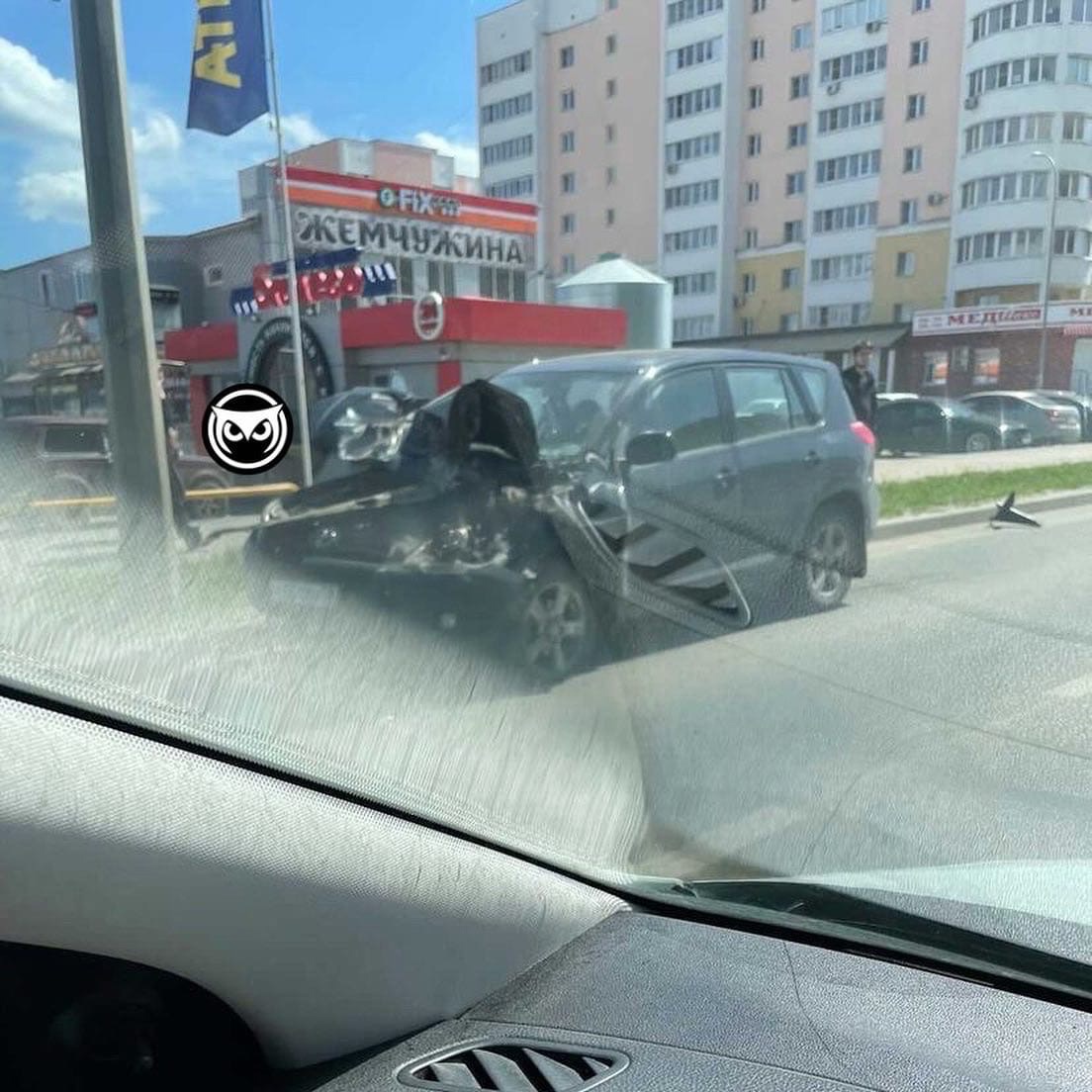 В Пензе оторвавшийся прицеп «прилетел» в иномарку