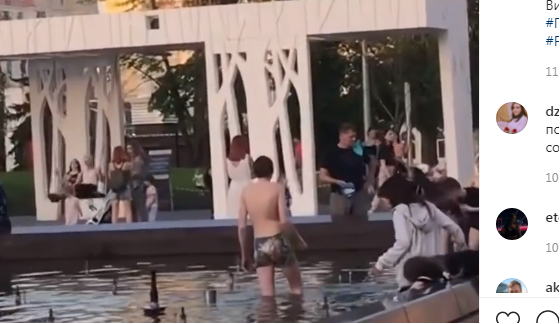 Пензенские подростки устроили "заплыв" в фонтане