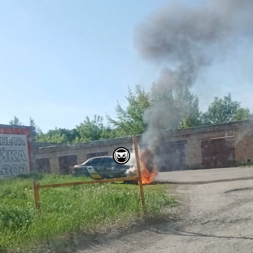 В Пензе вспыхнула машина «Яндекс такси»