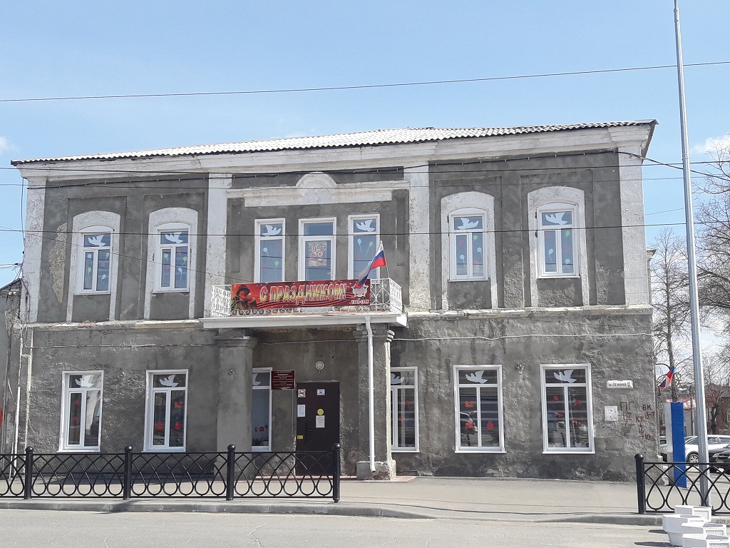 В Кузнецке дома украшают «Окна Победы»