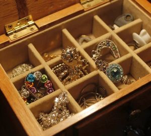 Сколько в России стоит золото и серебро