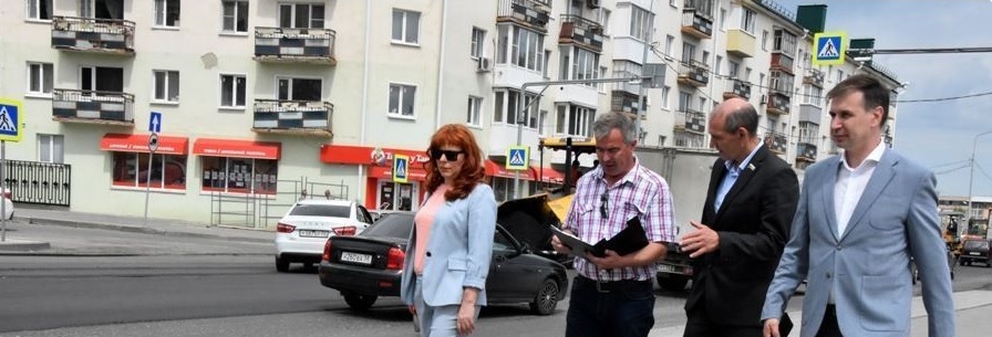Владимир Мутовкин и Иван Краснов проинспектировали ход ремонта дорог в Пензе