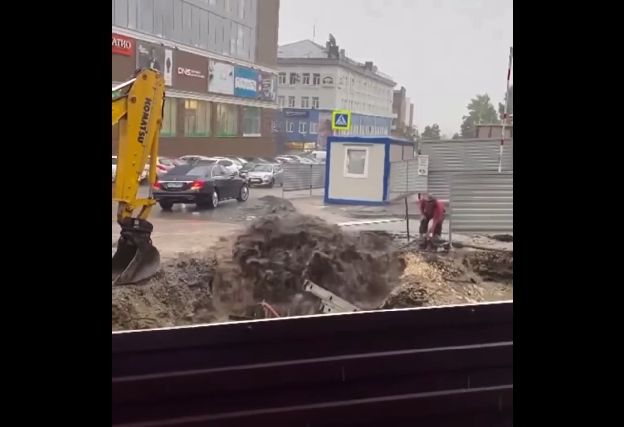 В пензенской мэрии прокомментировали ситуацию с "грязевым фонтаном" на Московской