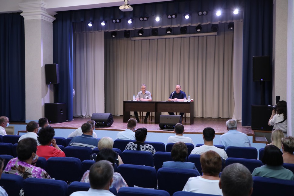 Олег Мельниченко обсудил с жителями Спасского района ремонт дорог