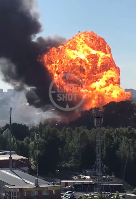 «Люди обгорелые бегут»: при взрыве на АЗС в Новосибирске пострадали 16 человек