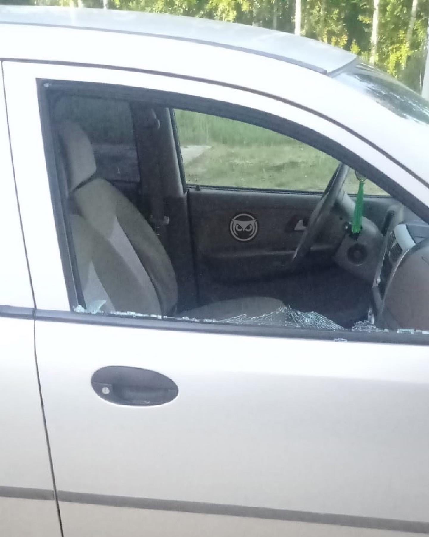 В Пензе ищут хулиганов, разбивших окно в чужом авто