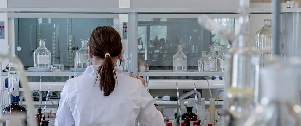 В России разрабатывают лекарство от коронавируса в виде жвачки