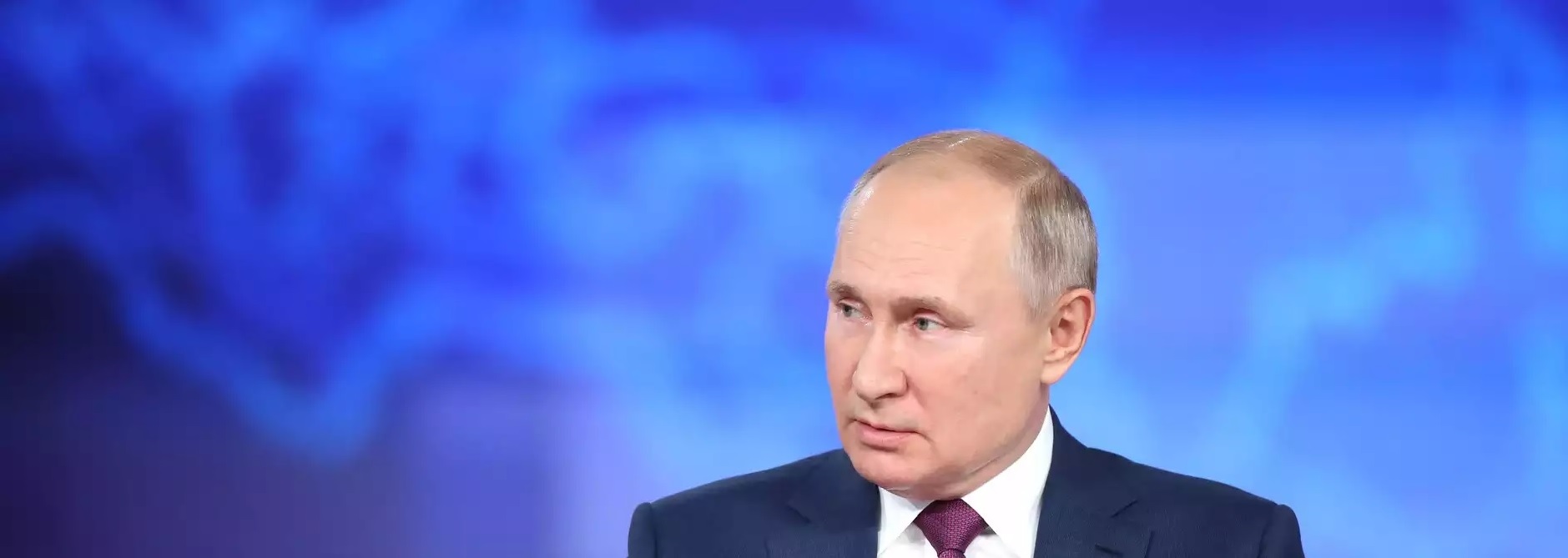 Путин рассказал о том, как будут поддерживать малоимущие семьи с долгами