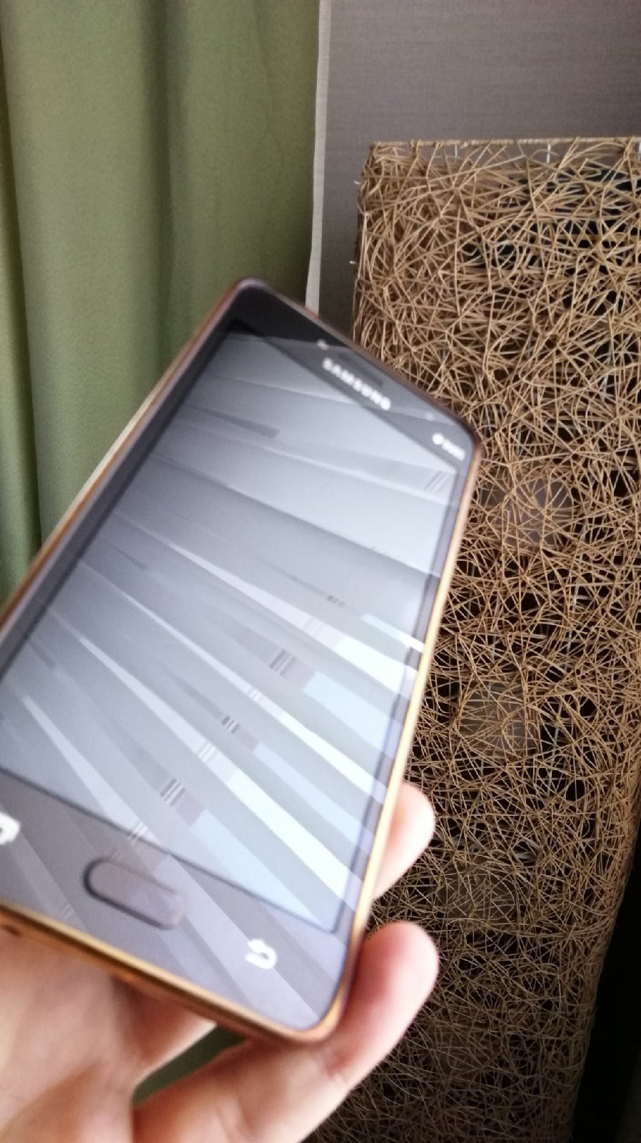 Грабеж средь бела дня: в Кузнецке женщину обокрал безработный