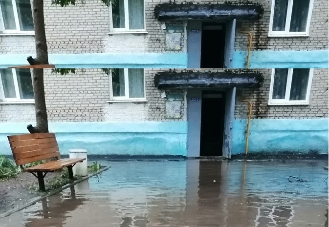 В Сердобске после ливня затопило двор