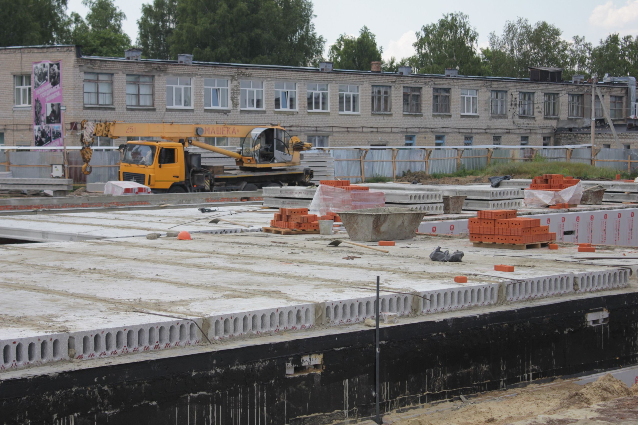 В Пензе проверили строительство проблемной школы в поселке Мичуринском