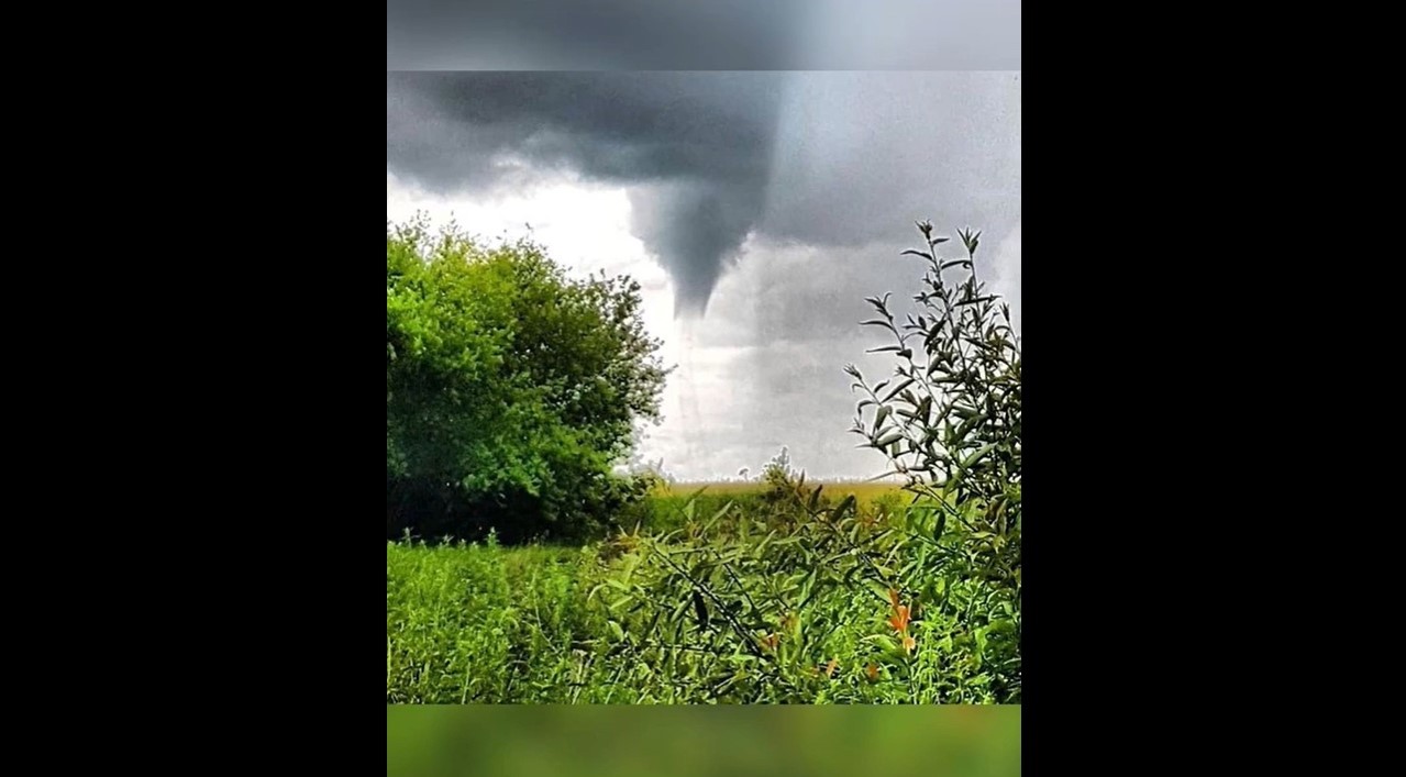 Жители Пензенской области сняли на камеру смерч