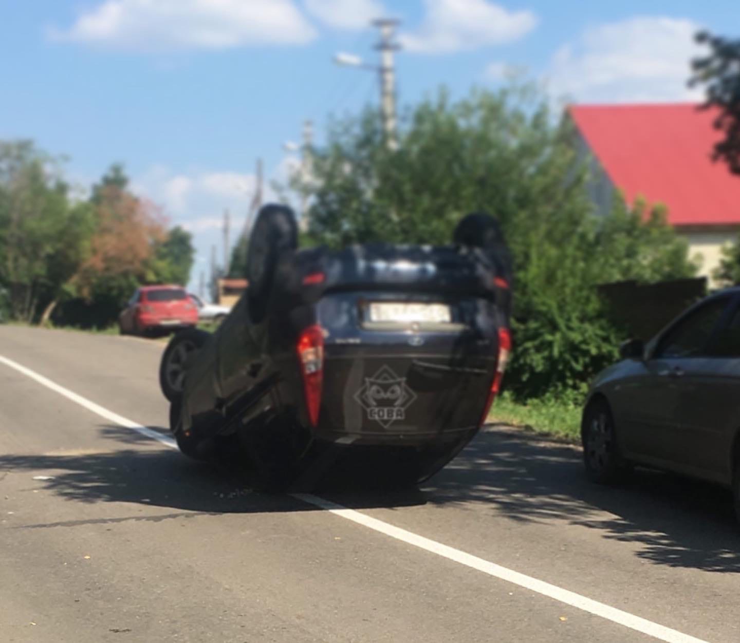 В Пензе на улице Чебышева «Калина» перевернулась на крышу