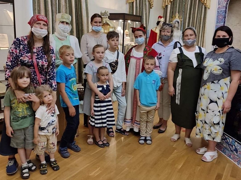 Ольга Чистякова организовала поход юных пензенцев на выставку «Сказки Пушкина»