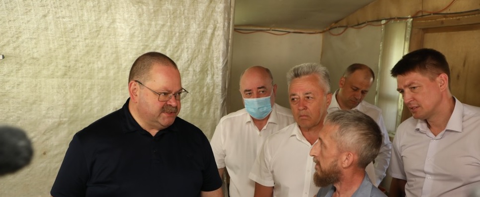 Олег Мельниченко поручил усилить работу по заключению соцконтрактов с самозанятыми