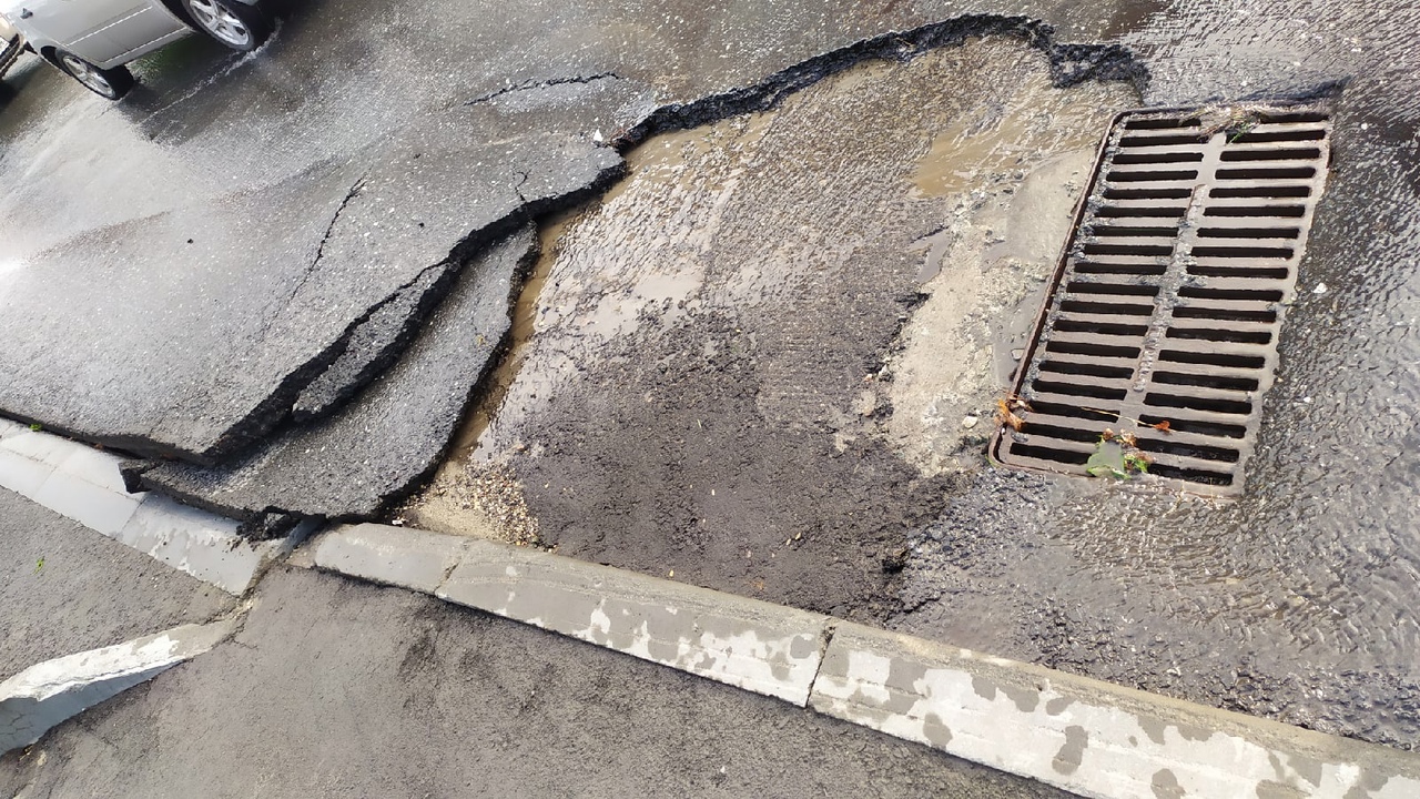 Жители Пензы сообщают о разрушении асфальта на дорогах города