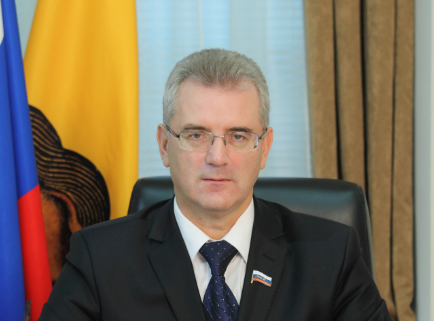 Камеру проветривают только вентилятором: адвокат Ивана Белозерцева рассказал о его самочувствии