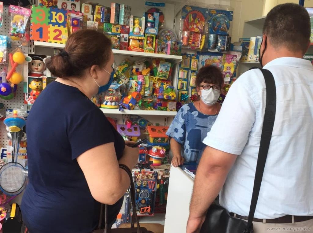 Полиция продолжает рейды по «безмасочникам»