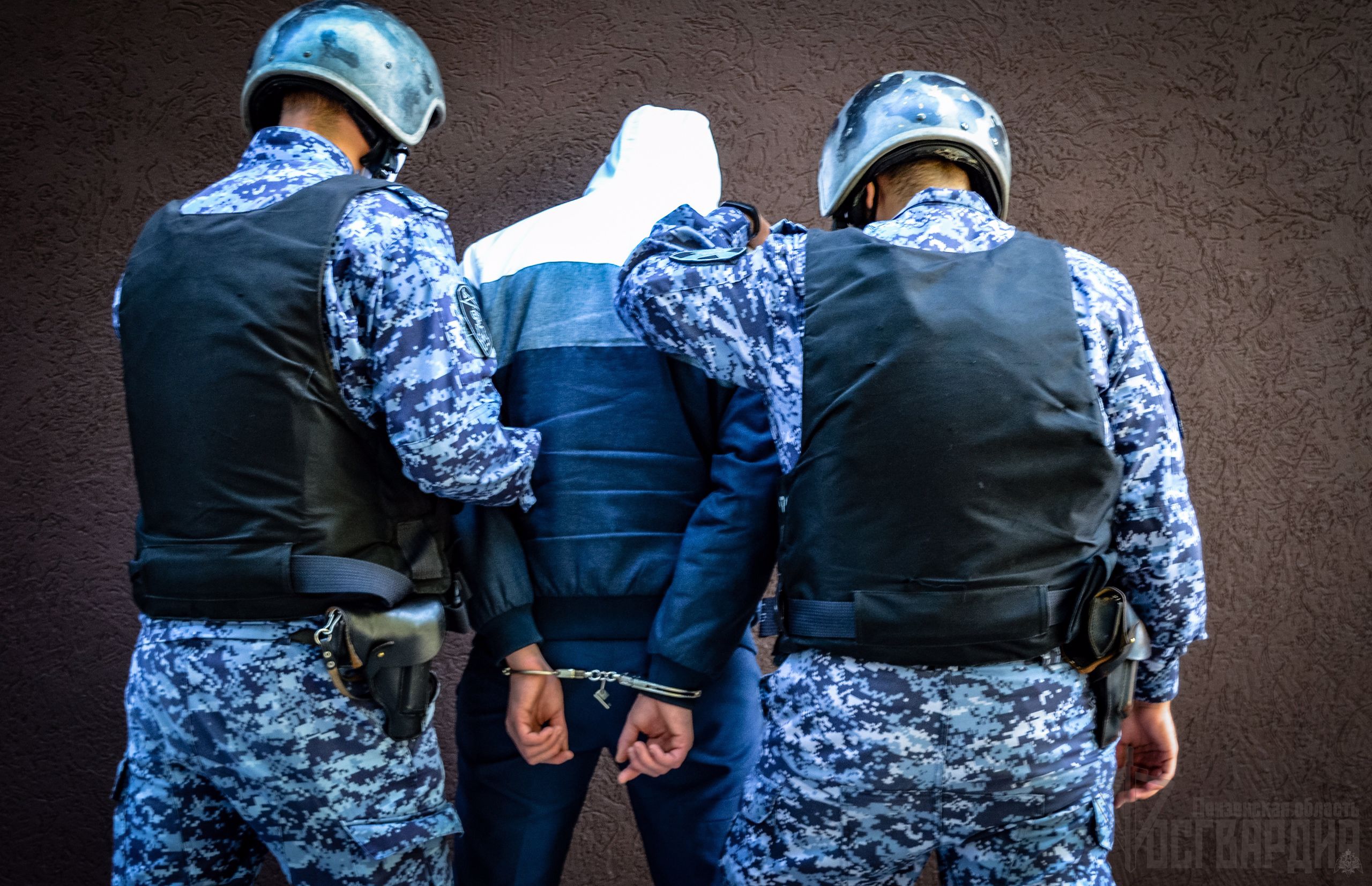 В Пензе злоумышленник едва не украл две урны