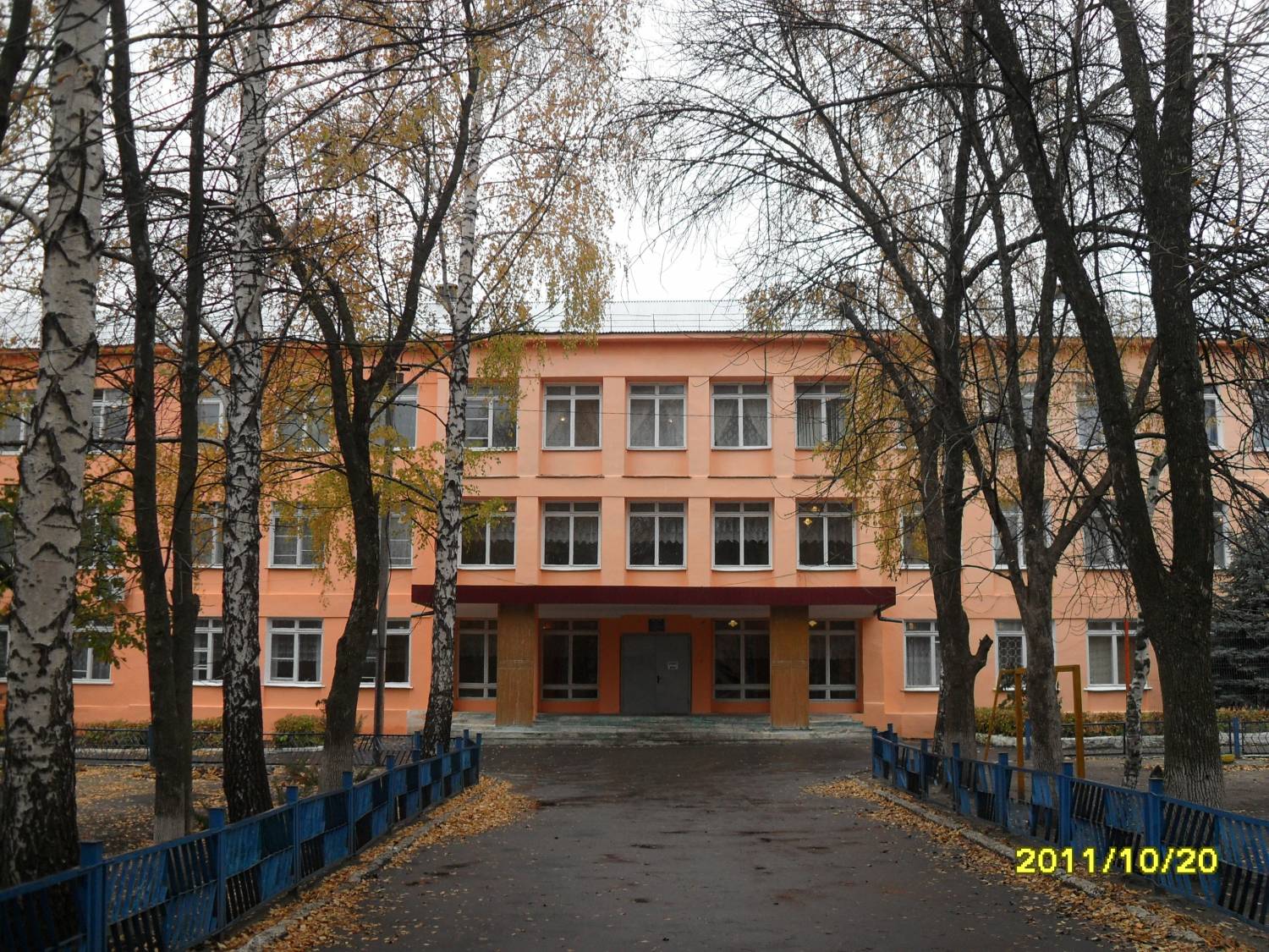 У Олега Мельниченко попросили помощи в ремонте кровли школы в Сердобске