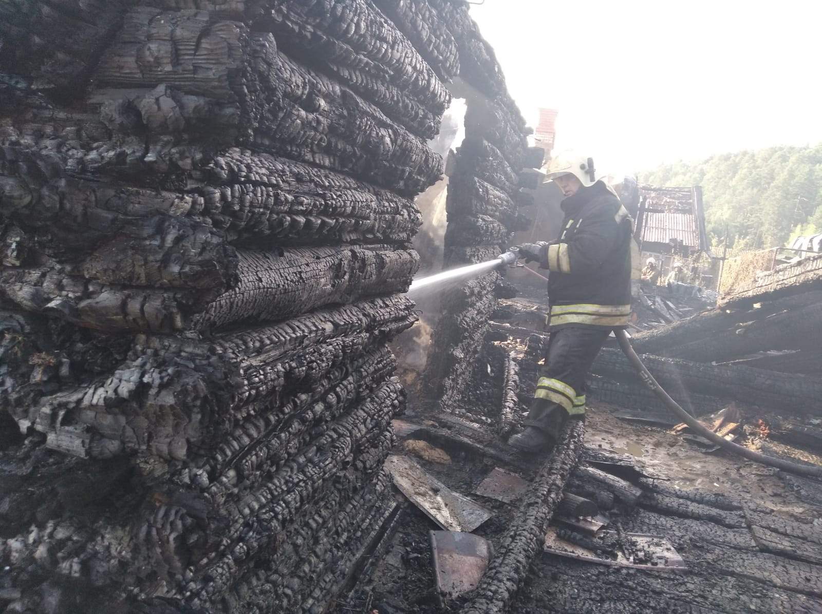 В Пензенской области огонь уничтожил два жилых дома