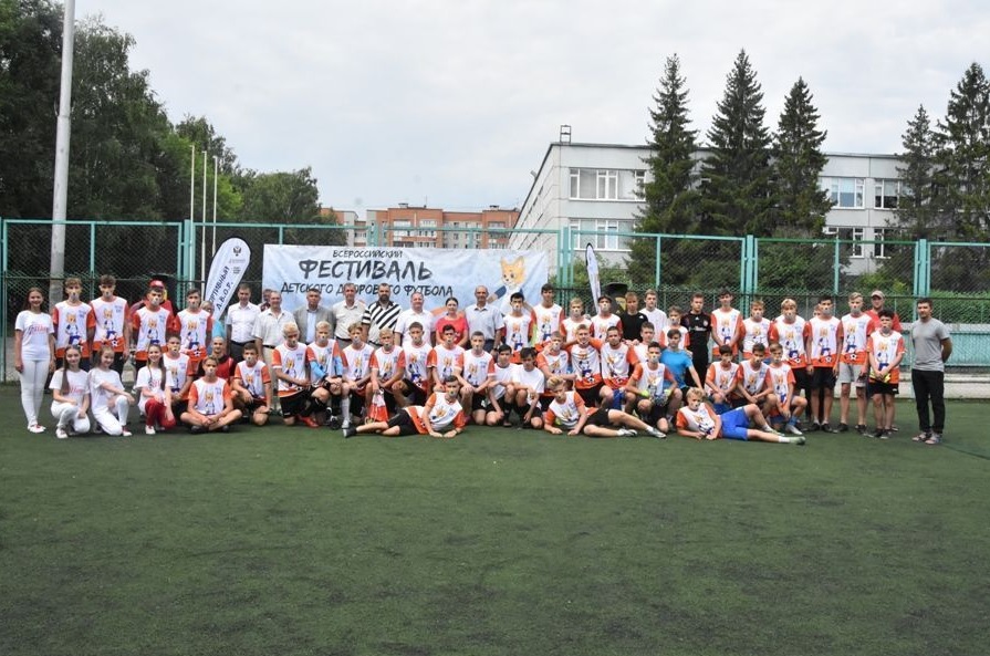 Иван Краснов принял участие в открытии фестиваля «Дворовый футбол»