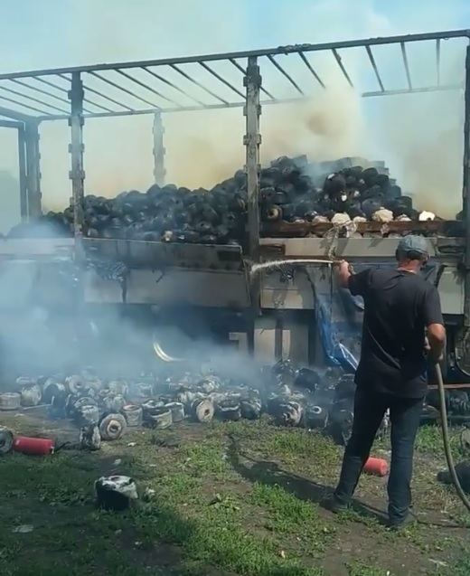 В Пензенской области фуру с горящей пряжей тушили 5 пожарных