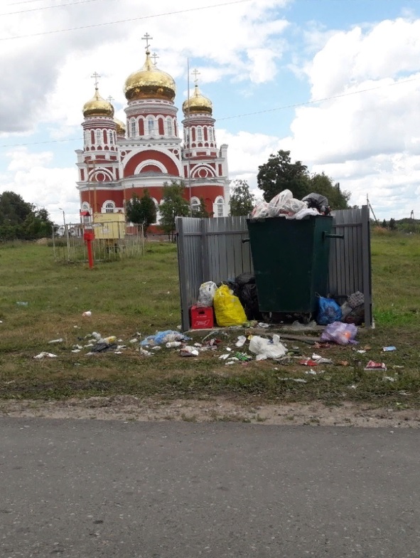 В Спасске убрали мусор, но так и не поставили новый контейнер